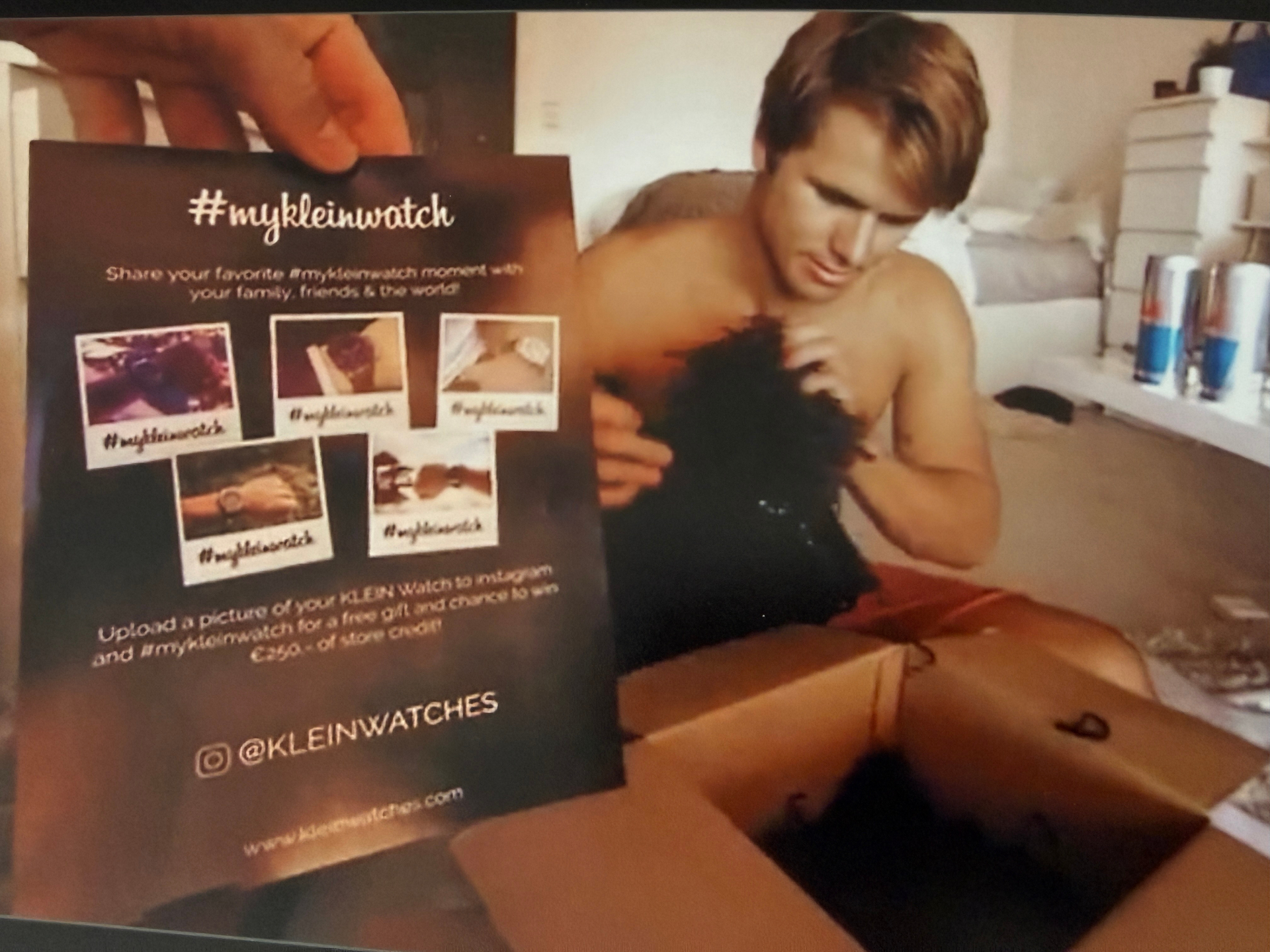Klein Watches #mykleinwatch marketingflyer met unboxing-foto.